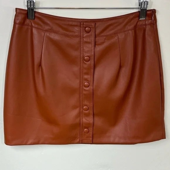 Lulu’s NWT Most Fab Vegan Leather Button-Front Lined Mini Skirt Clay Brown Sz L - Picture 4 of 15